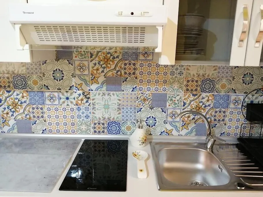 Karaly - Casa Vacanze Posto Auto/Moto Cagliari 0*,